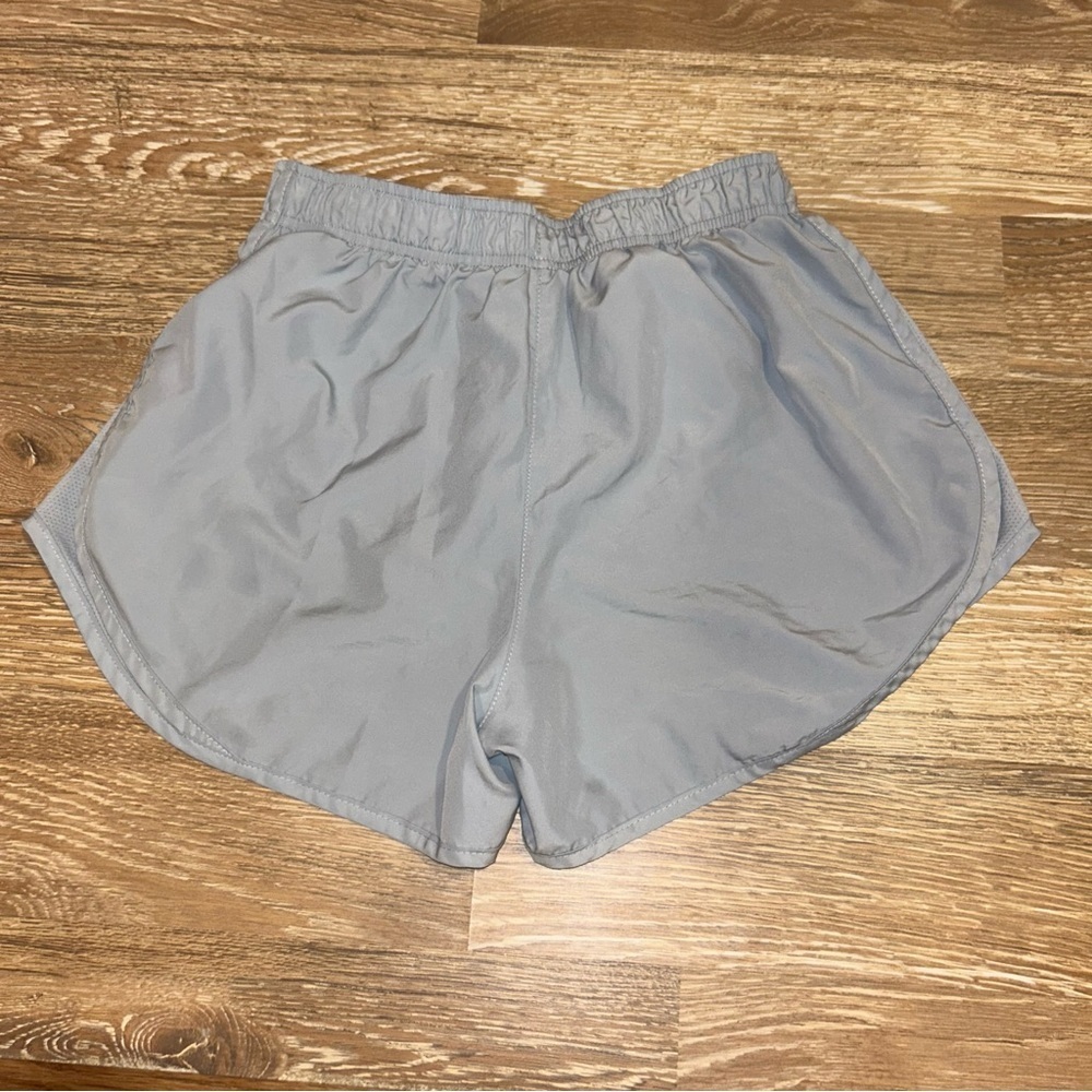 Nike Tempo Shorts - Picture 2 of 4
